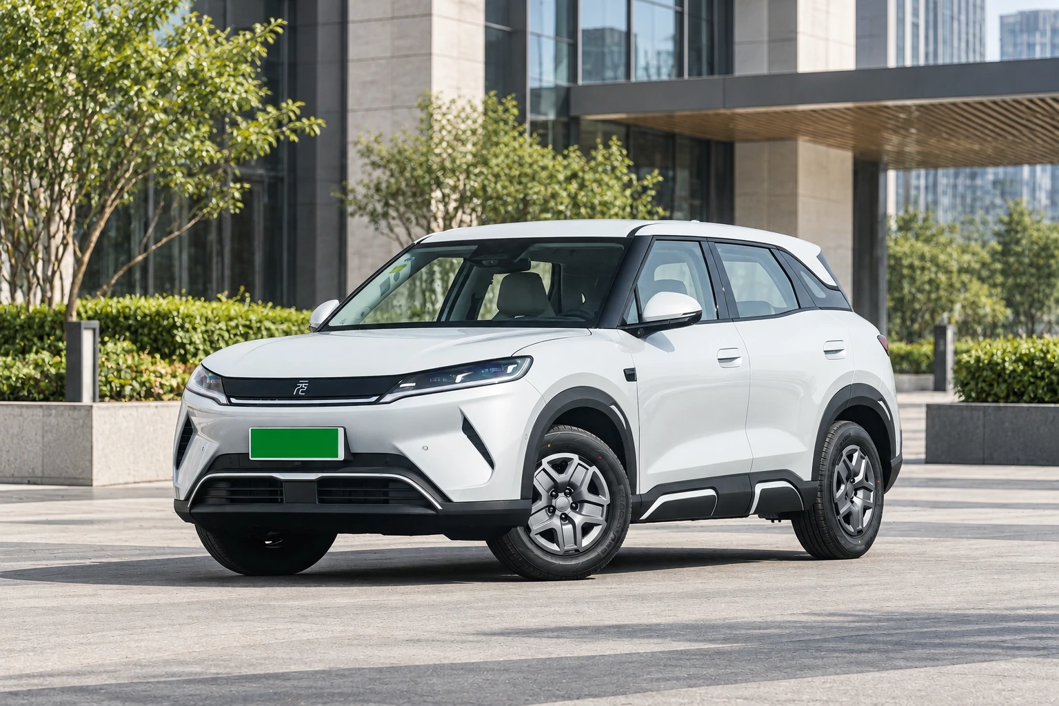 BYD Yuan UP 2025 Intelligent Driving Version 401 KM Dynamic Edition front three-quarter view