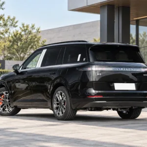 Lynk & Co 900 2025 2.0T Ultra rear three-quarter view