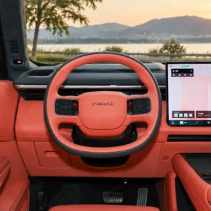 Lynk & Co 900 2025 2.0T Ultra driver cockpit and steering wheel