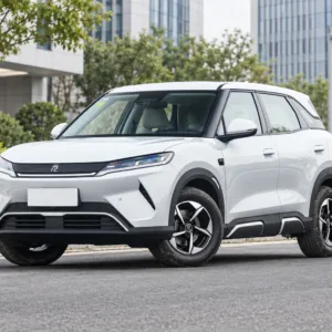 BYD Yuan UP 2025 Intelligent Driving Version 401km Leading Edition front three-quarter view