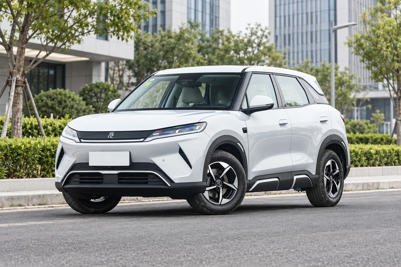 BYD Yuan UP 2025 Intelligent Driving Version 401km Leading Edition front three-quarter view
