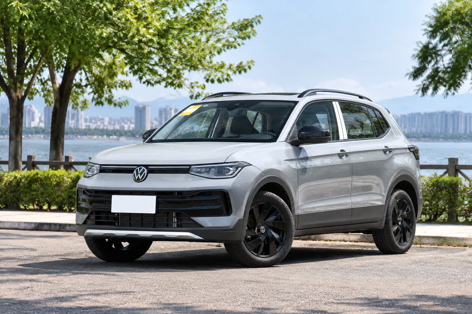 Volkswagen Tharu 2025 NewRui 300TSI Prestige Edition front three-quarter view