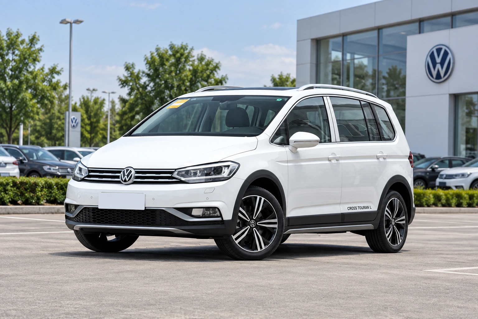 Volkswagen Touran front three-quarter view