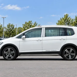 Volkswagen Touran side profile