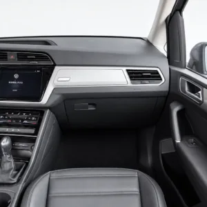 Volkswagen Touran dashboard and front passenger side