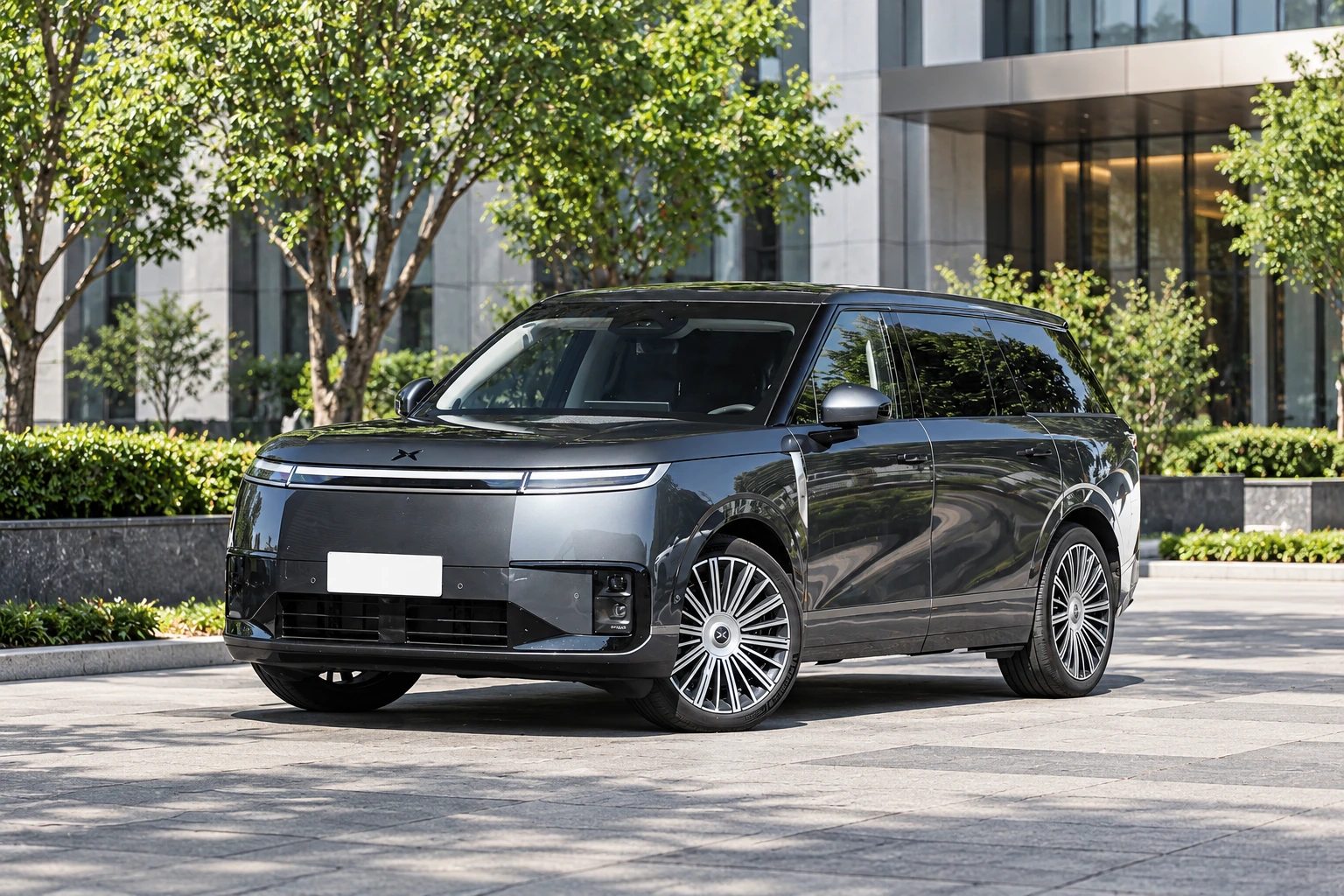 XPeng GX 2026 Range-Extended 1585 AWD UltraSE front three-quarter view